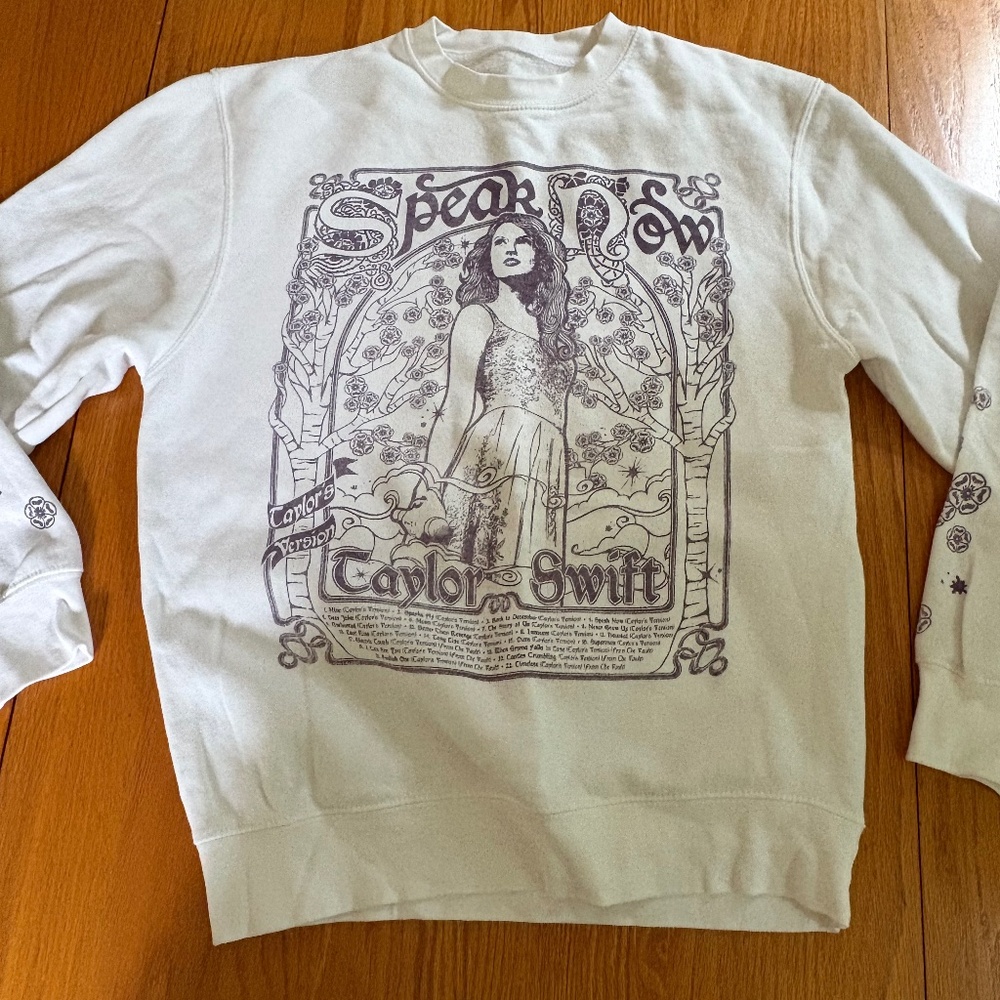 Tatlor swift speak now crewneck